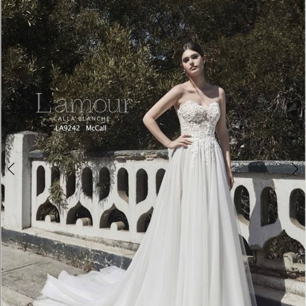 Wedding dress